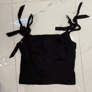 BLACK CROPPED TOP DYNAMITE